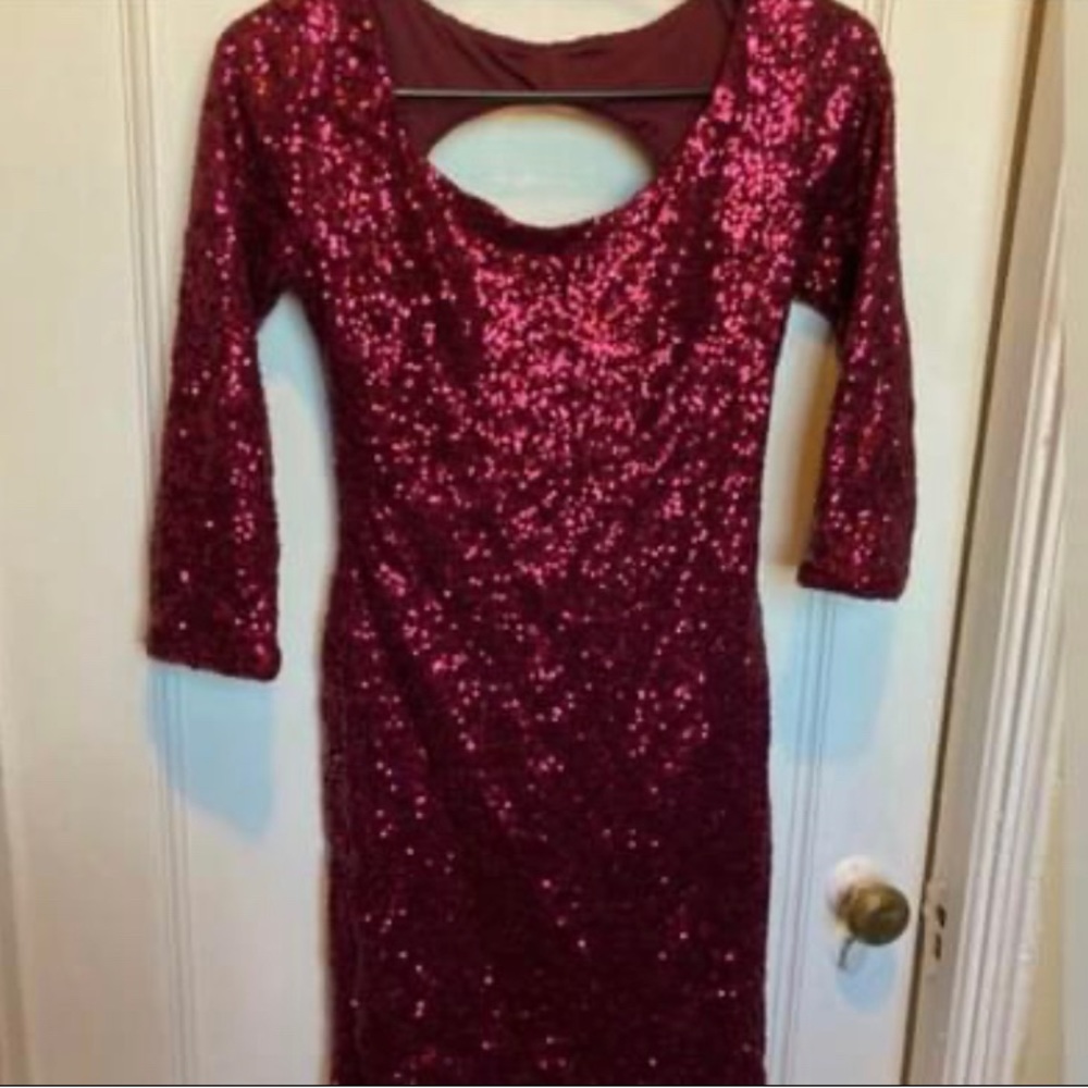 Red HalfSleeve Mini Sequin Dress - Small